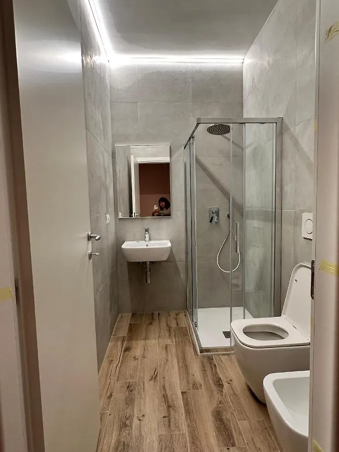 Giramondo Apartment Centrale 밀라노 0*,