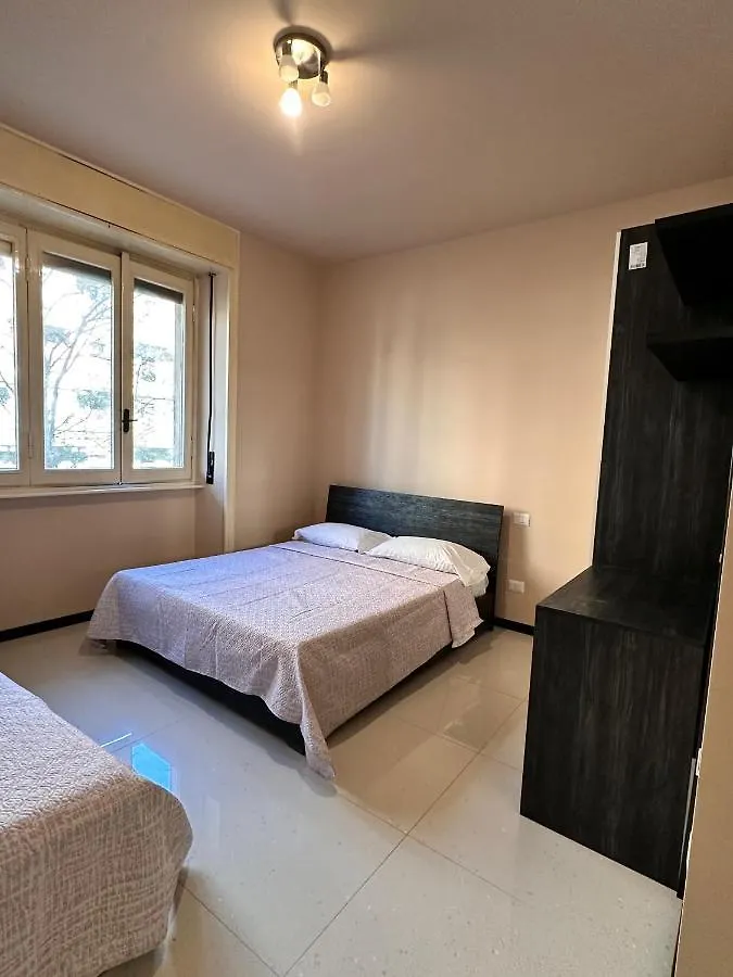 Giramondo Apartment Centrale 밀라노 0*,