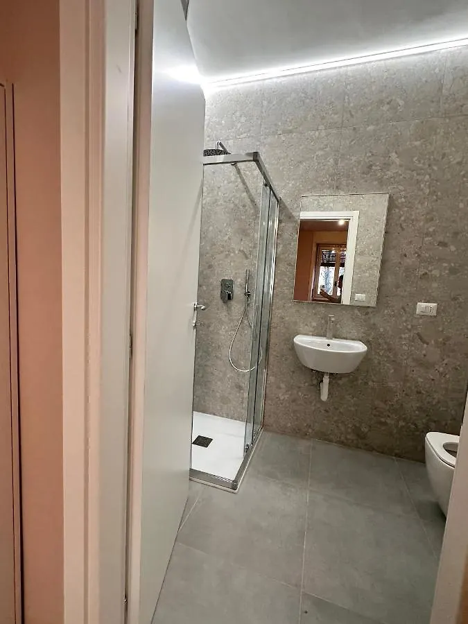 Giramondo Apartment Centrale 밀라노 0*,